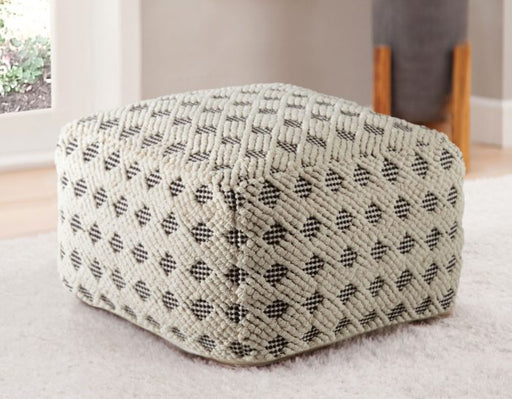 Kodi Square Pouf