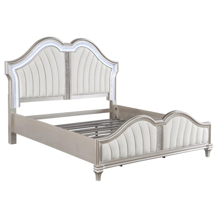 Evangeline 5-piece Upholstered Platform Bedroom Set Ivory and Silver Oak